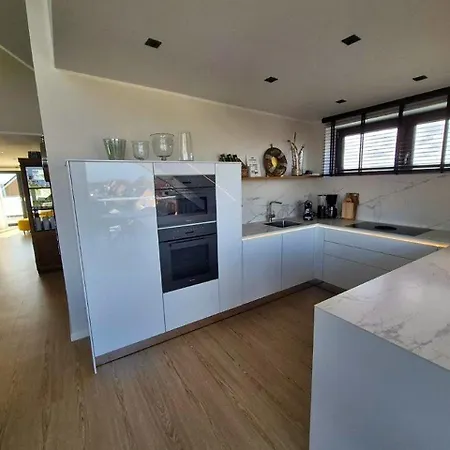 아파트 Inseltoern Penthouse 부숨